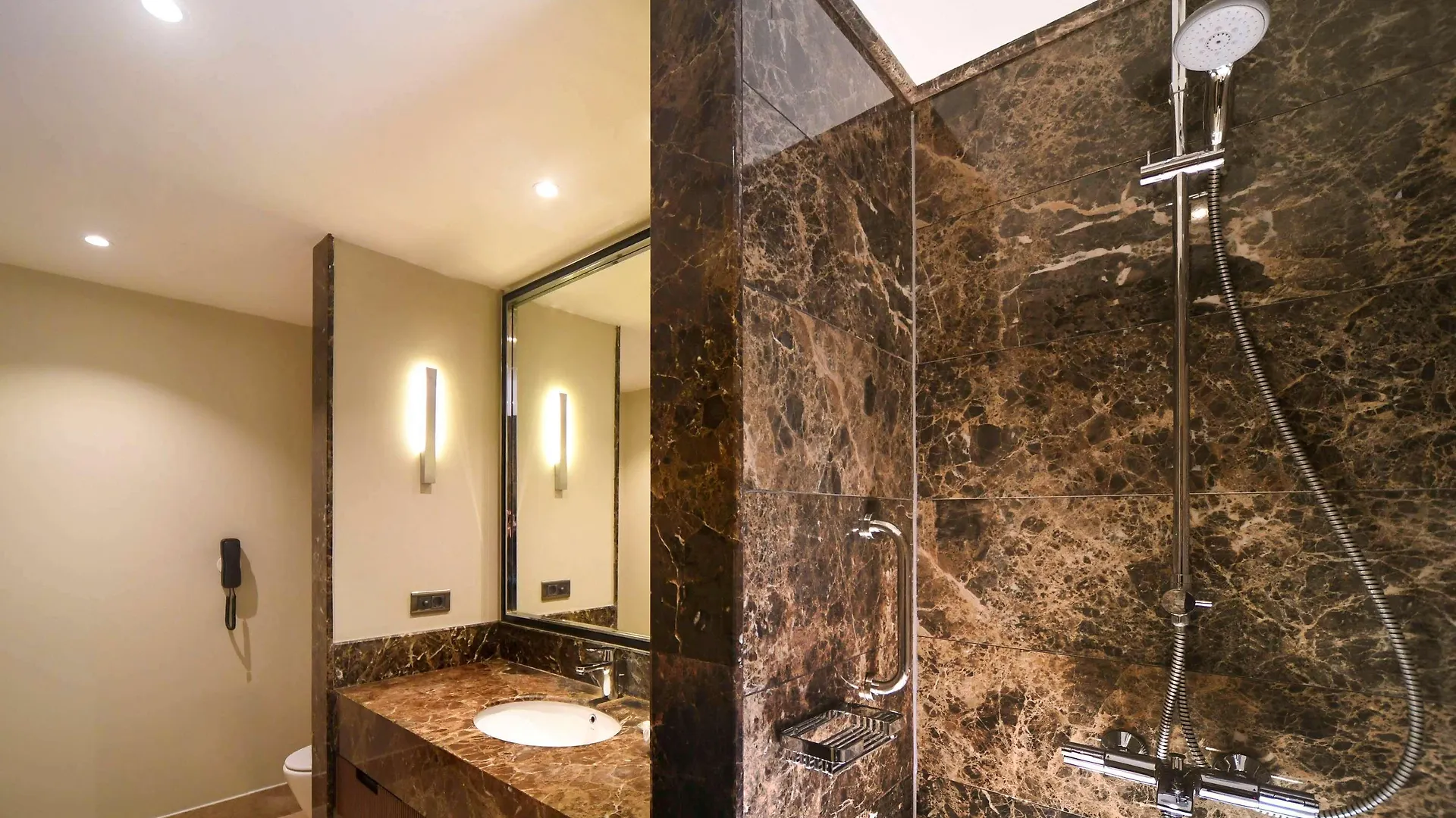 Mercure Istanbul West Hotel & Convention Center